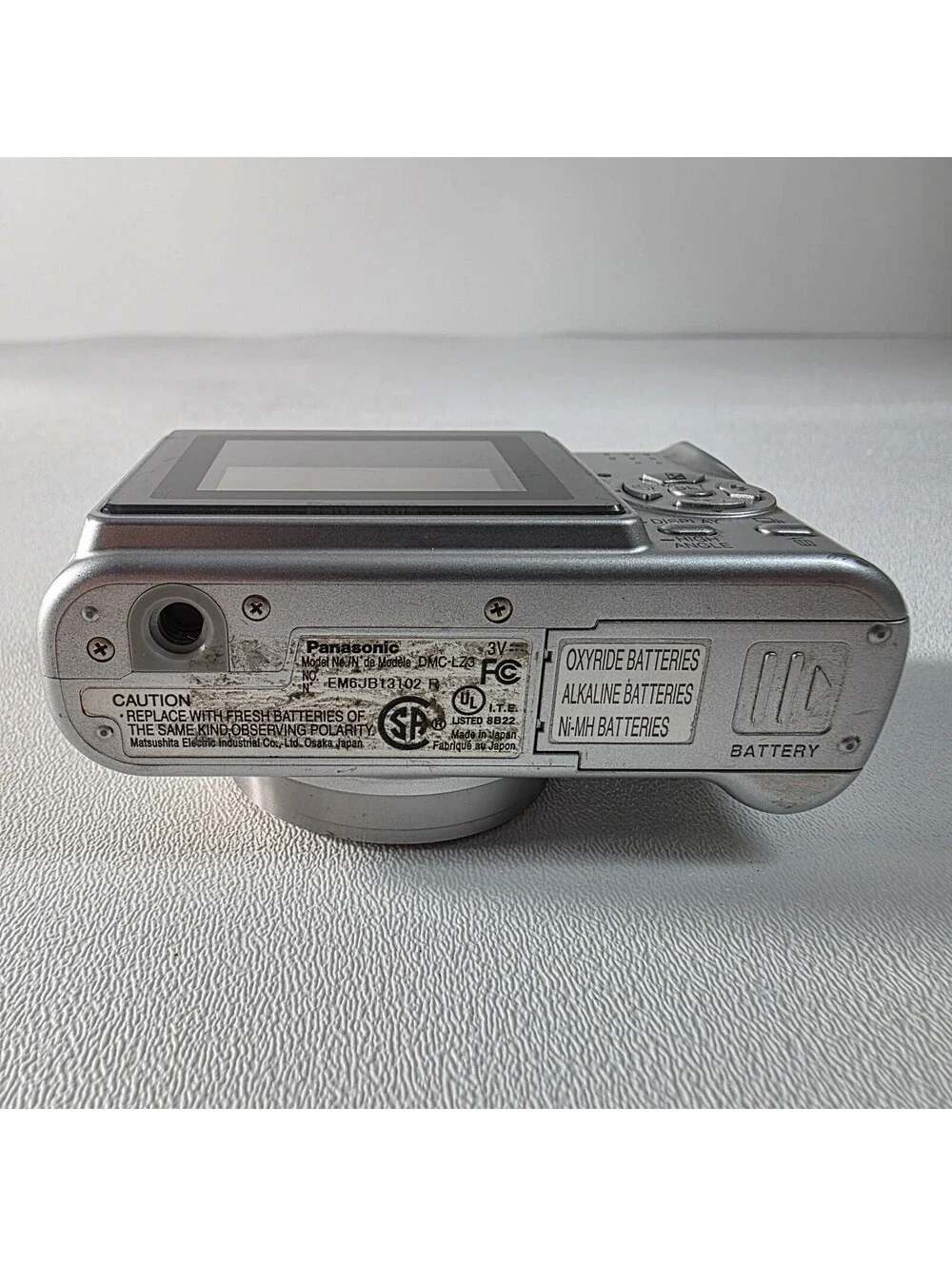 Panasonic LUMIX DMC-LZ3 5MP Digital Camera with 6x Optical Zoom (Silver) W/Card